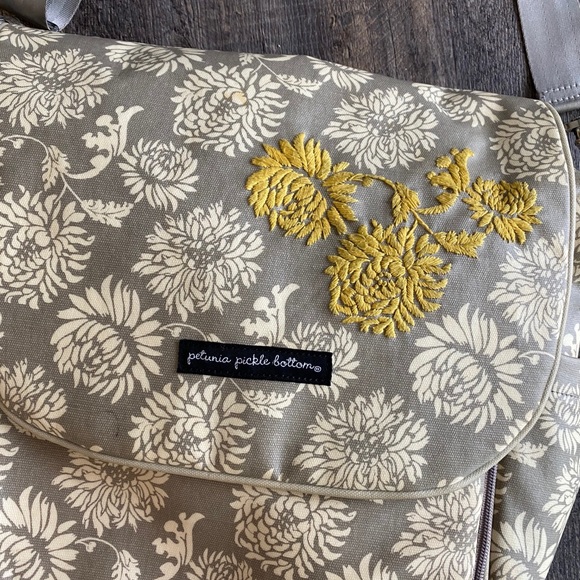 Petunia pickle bottom boxy diaper bag - Picture 4 of 4